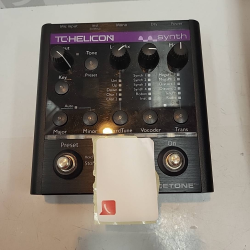 TC Helicon VOICETONE synth 
