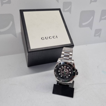 Montre Gucci Dive 45 mm Quartz Homme Bracelet acier 