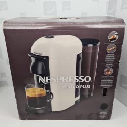 Machine a café Nespresso...