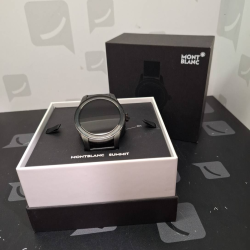 Montre connectée MONTBLANC...