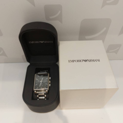 Montre Emporio Armani...