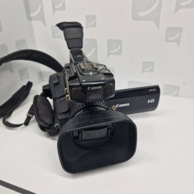 Camescope Canon  XF100 e Carte SD 10x optique 