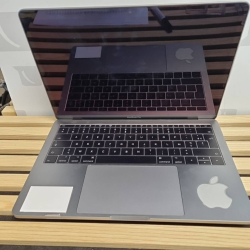 PC Portable APPLE MACBOOK...