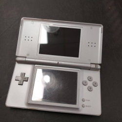 Console NINTENDO ds lite...