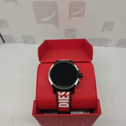 Montre connectée DIESEL...