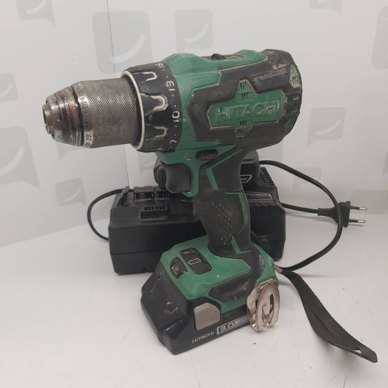 Viesseuse  hitachi  ds18dbsl 2 batterie + chargeur  