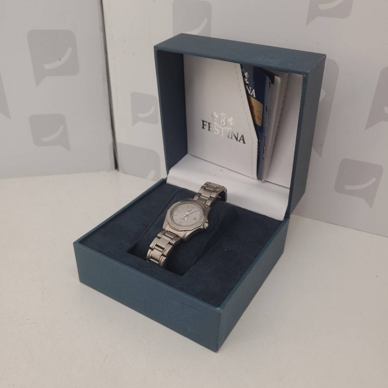 Montre Festina  Titane + boite Quartz Bracelet acier 