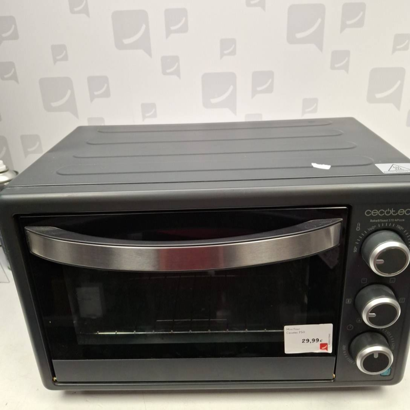 Mini Four Cecotec 750 