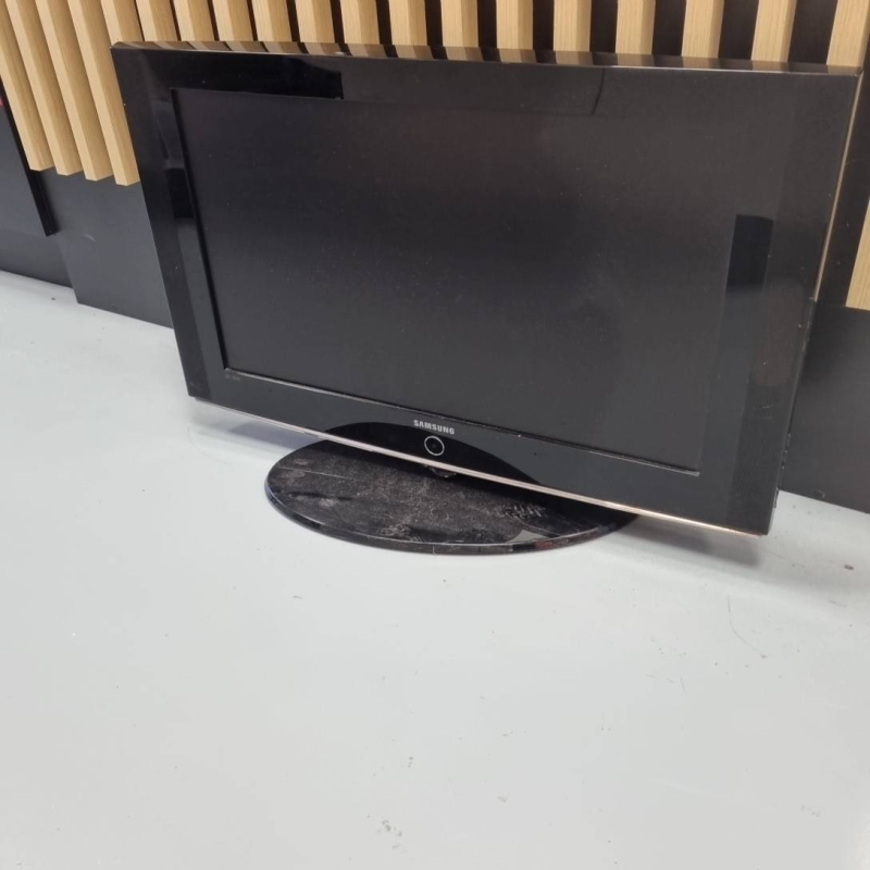 TV Samsung LE32S81BX/XEC HD 32  + Télécommande 
