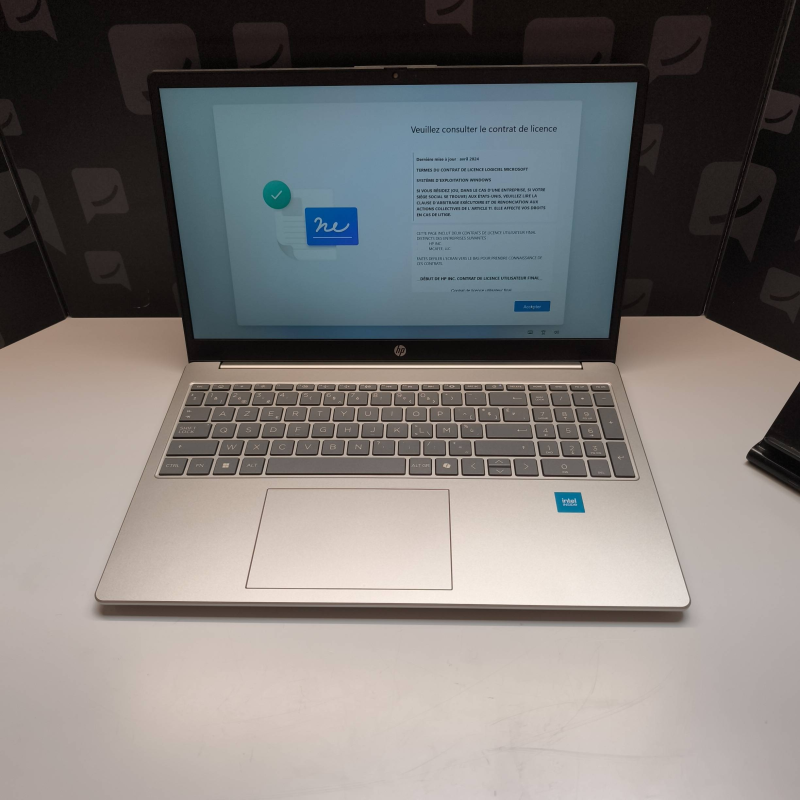 PC Portable HP  15-FD0126 N200 8 GB 512GB SSD  WINDOWS 11  