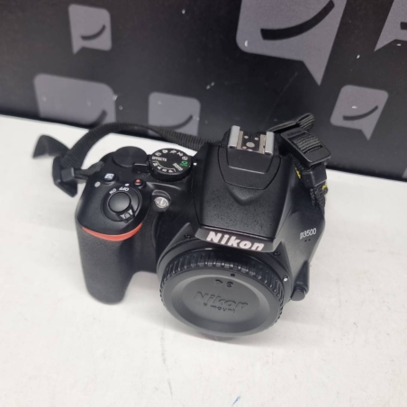 app.photo num. Nikon D3500 nue 