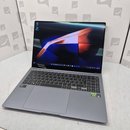 PC Portable Samsung book 4 U9 185h 2,5GHz RTX 4070 32 GB 1Tb