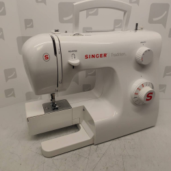 MACHINE A COUFRE SINGER...