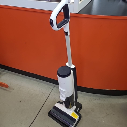 Nettoyeur aspirateur a eau...
