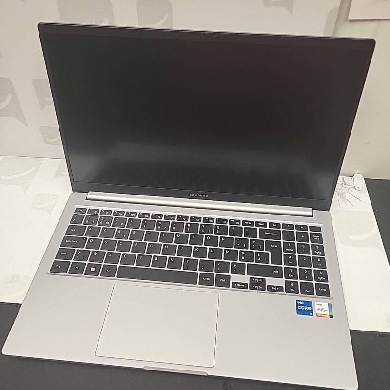 PC Portable (neuf) Samsung Book 4 i5 1335 DDR 4 8 GB SSD 512