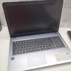 PC Portable Asus 15...