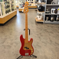 Guitare Bass  Squier...
