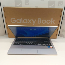 PC Portable Samsung Book4...