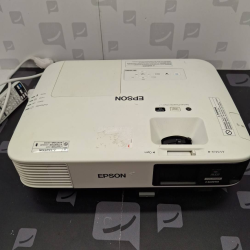 Moniteur epson  eb-2245u 