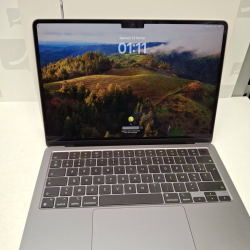 PC Portable APPLE MACBOOK...