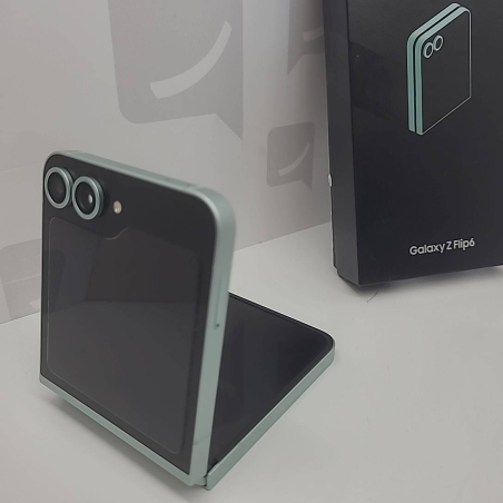 smartphone samsung galaxy z flip 6 Mint 256go + boite 